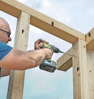 Isoleret anneks: Sider på isoleret anneks skrues fast Isoleret anneks: Sider på isoleret anneks skrues fast til det forreste modul